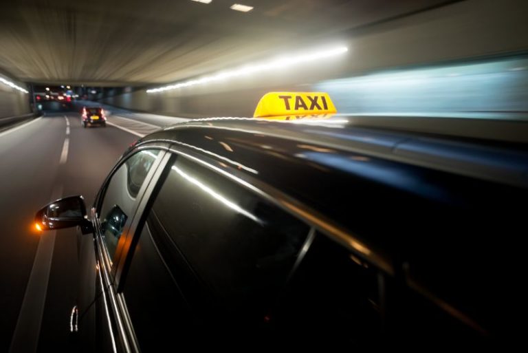 Complete Guide to Booking a Taxi from Yateley to Blackbushe