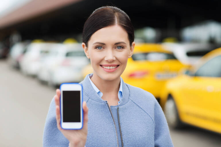 Top 5 Reasons to Choose a Local Yateley Taxi