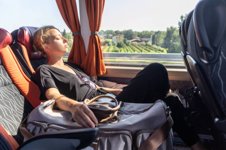 Stress-Free Yateley to Luton Airport Transfers