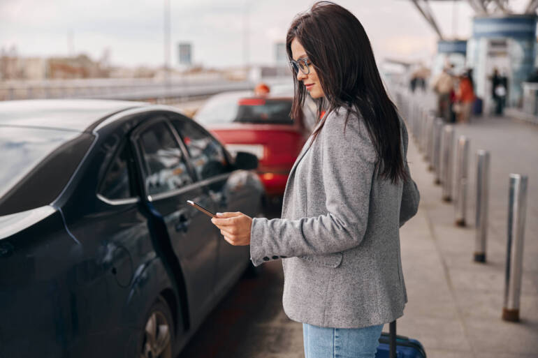 Easy Taxi Booking from Yateley to Southampton Airport
