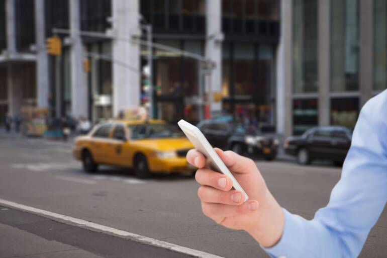 Book an Affordable Taxi from Yateley to Heathrow Easily