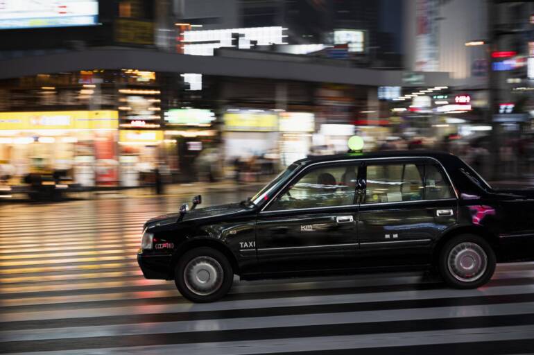 Yateley to Farnborough Airport Taxi – Fast & Easy