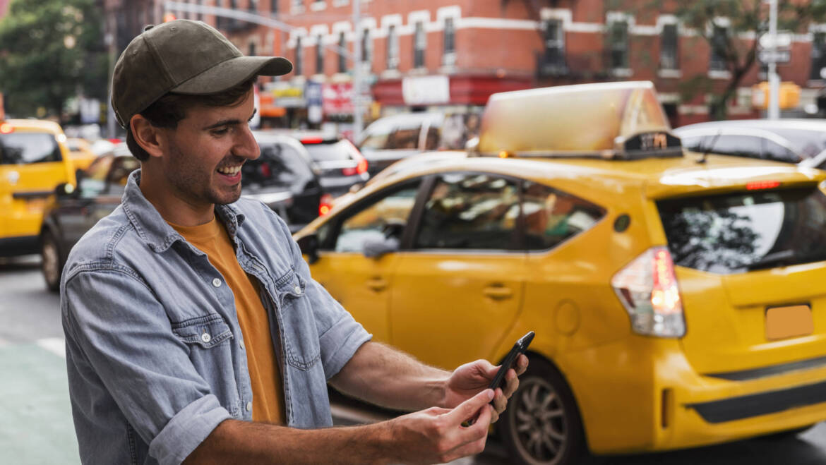 How to Easily Book a Taxi from Yateley to London City Airport