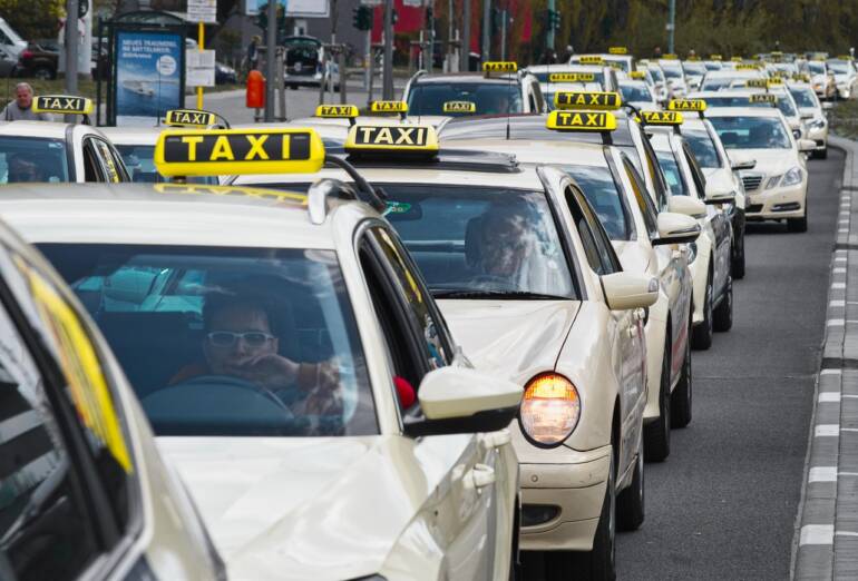 How to Choose the Right Taxi Service for Your Needs