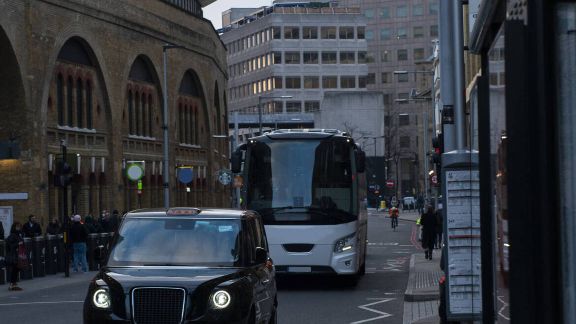 Why Locals Prefer Yateley to Farnborough Taxis